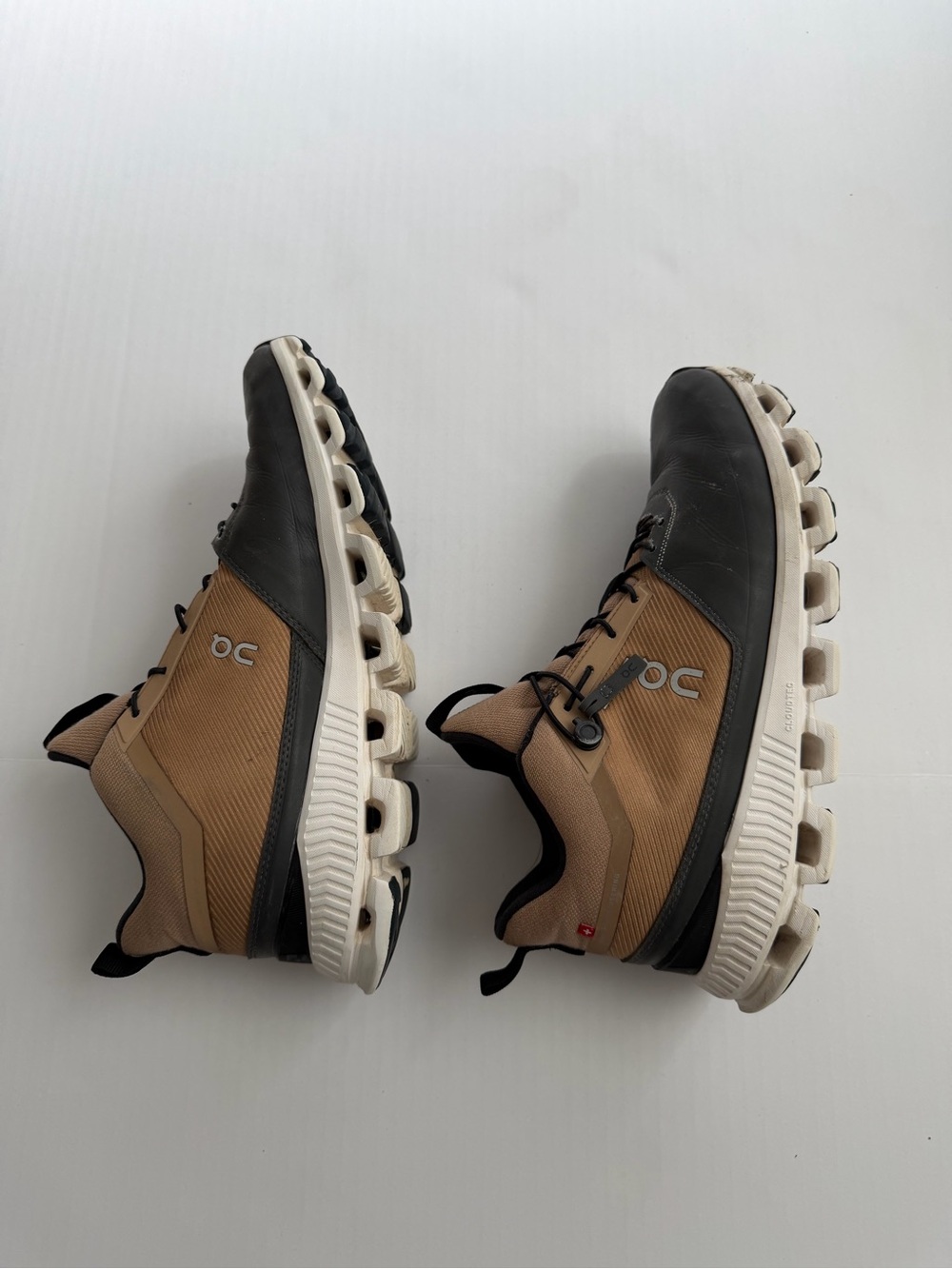 On Running Cloud Hi Waterproof Sneakers Women’s Size 9 Tan Hiking Shoes - Picture 3 of 5